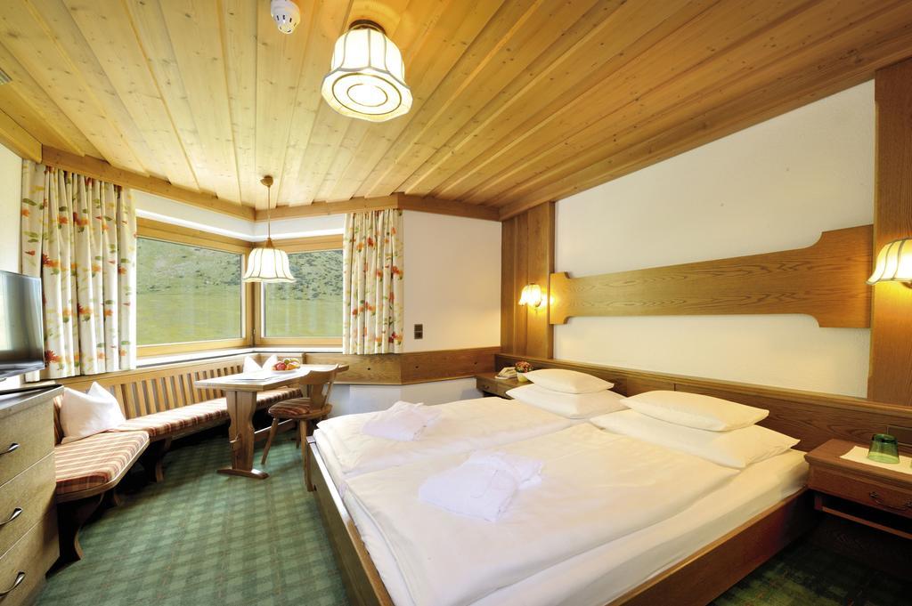 Alpenhotel Tirol Galtür Extérieur photo
